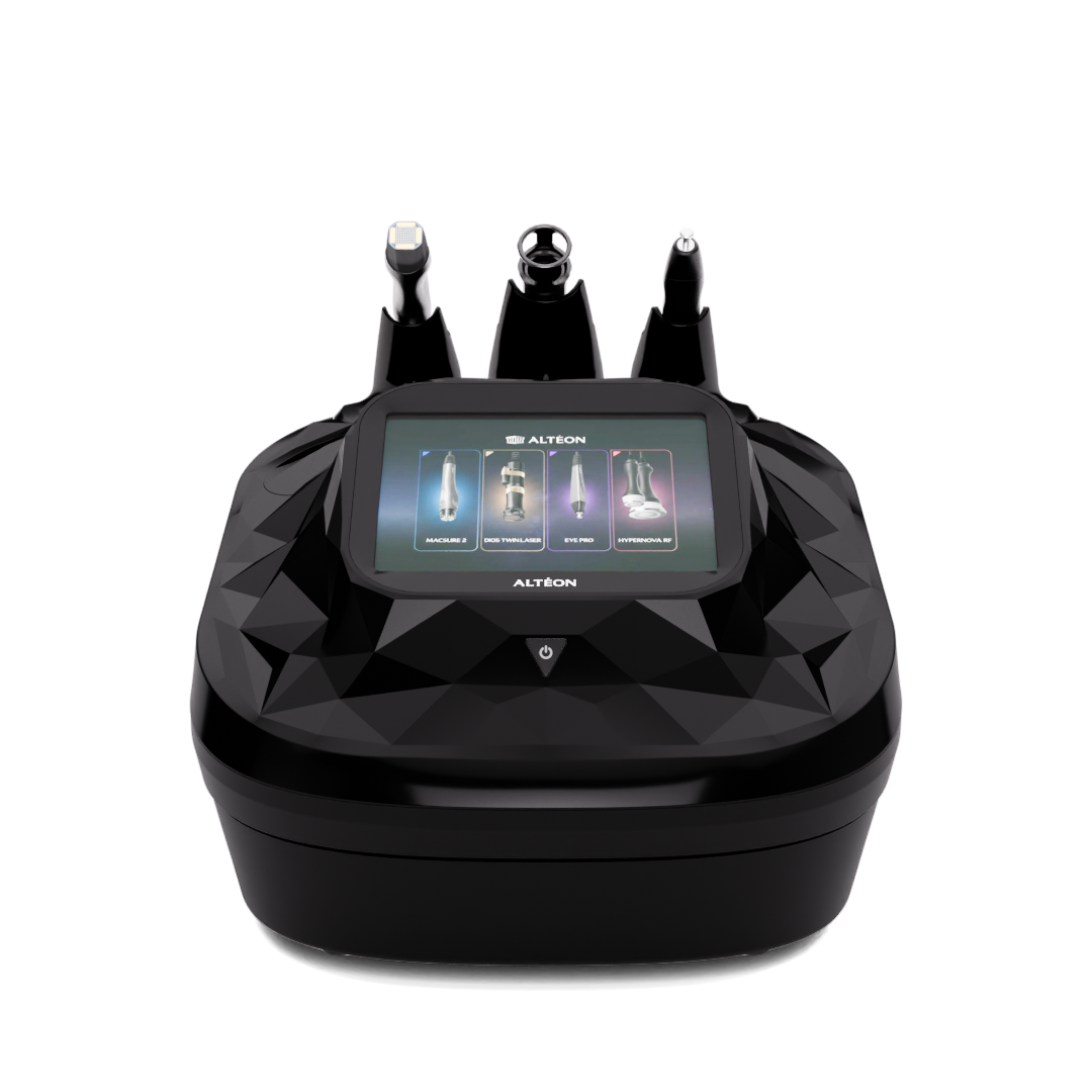 ALTÉON device seen head-on, three handpieces docked either side of the central touchscreen